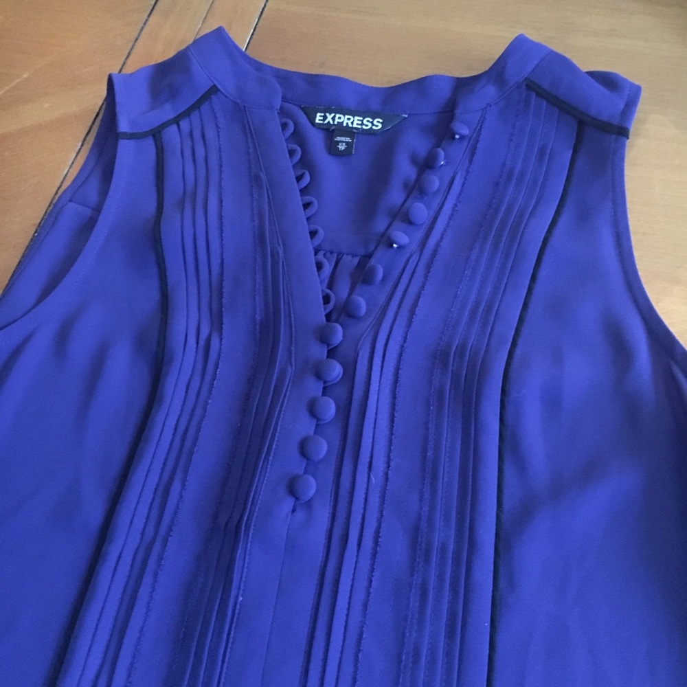 ⭐️ Express Button Tank ⭐️